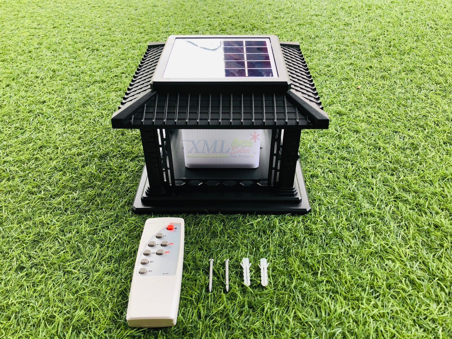 โคมไฟหัวเสาโซล่าเซลล์ ทรงจักรพรรดิ (เปิดได้ 3 แสง)