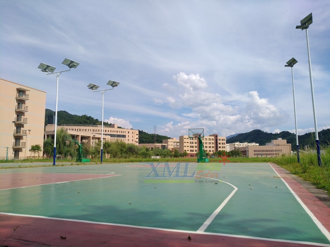 โคมไฟถนนอัจฉริยะ โซล่าเซลล์ 150 Watt Monocrystalline (แสง ขาว)