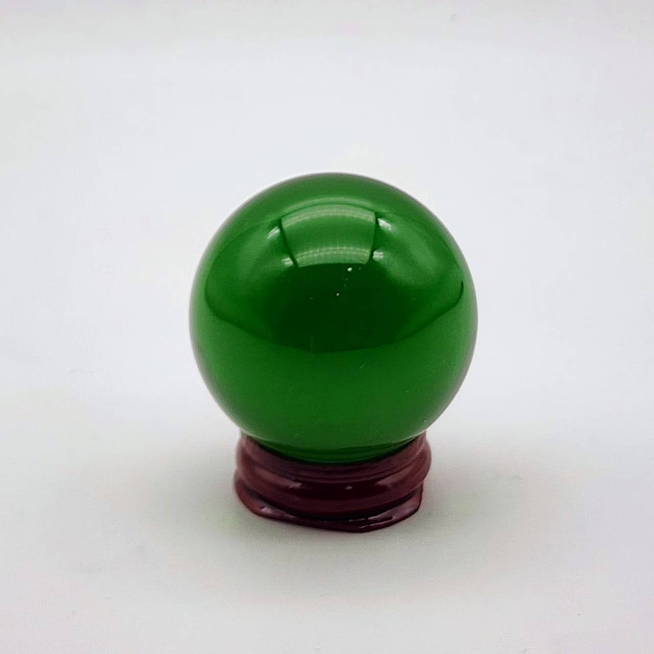 ลูกแก้วใส 4ซม. (1.57นิ้ว) ลูกแก้วแท้สีธรรมชาติ ไม่ลอกมี สีใส มี9สีให้เลือก บูชาดวงตาพญานาค ตกแต่งภายนอกได้ แช่น้ำได้