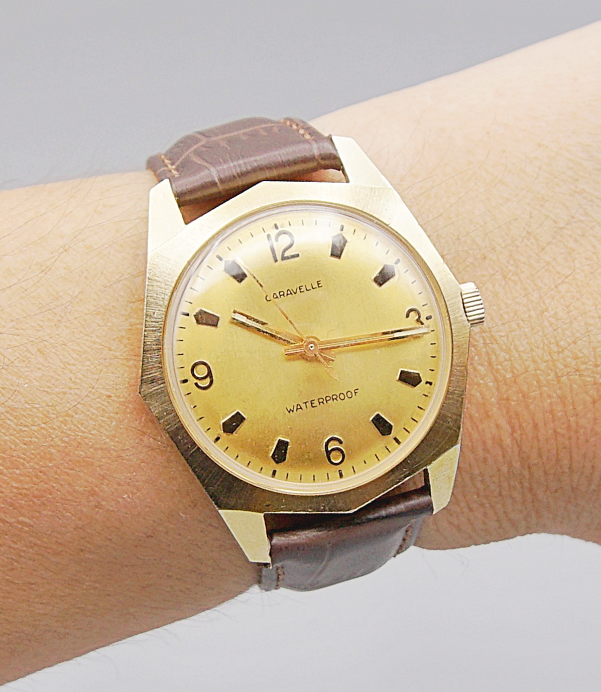 นาฬิกาเก่า CARAVELLE ไขลาน