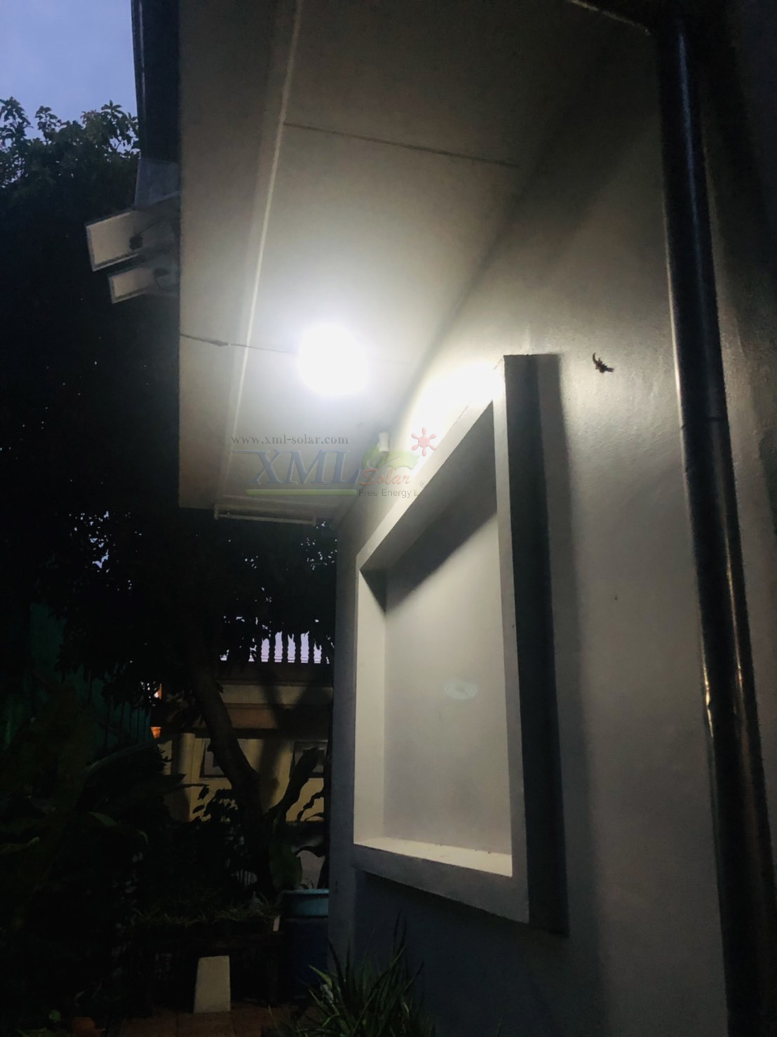 โคมไฟซาลาเปาโซล่าเซลล์ ติดเพดาน-ผนัง รุ่น 80W. (แสงขาว)