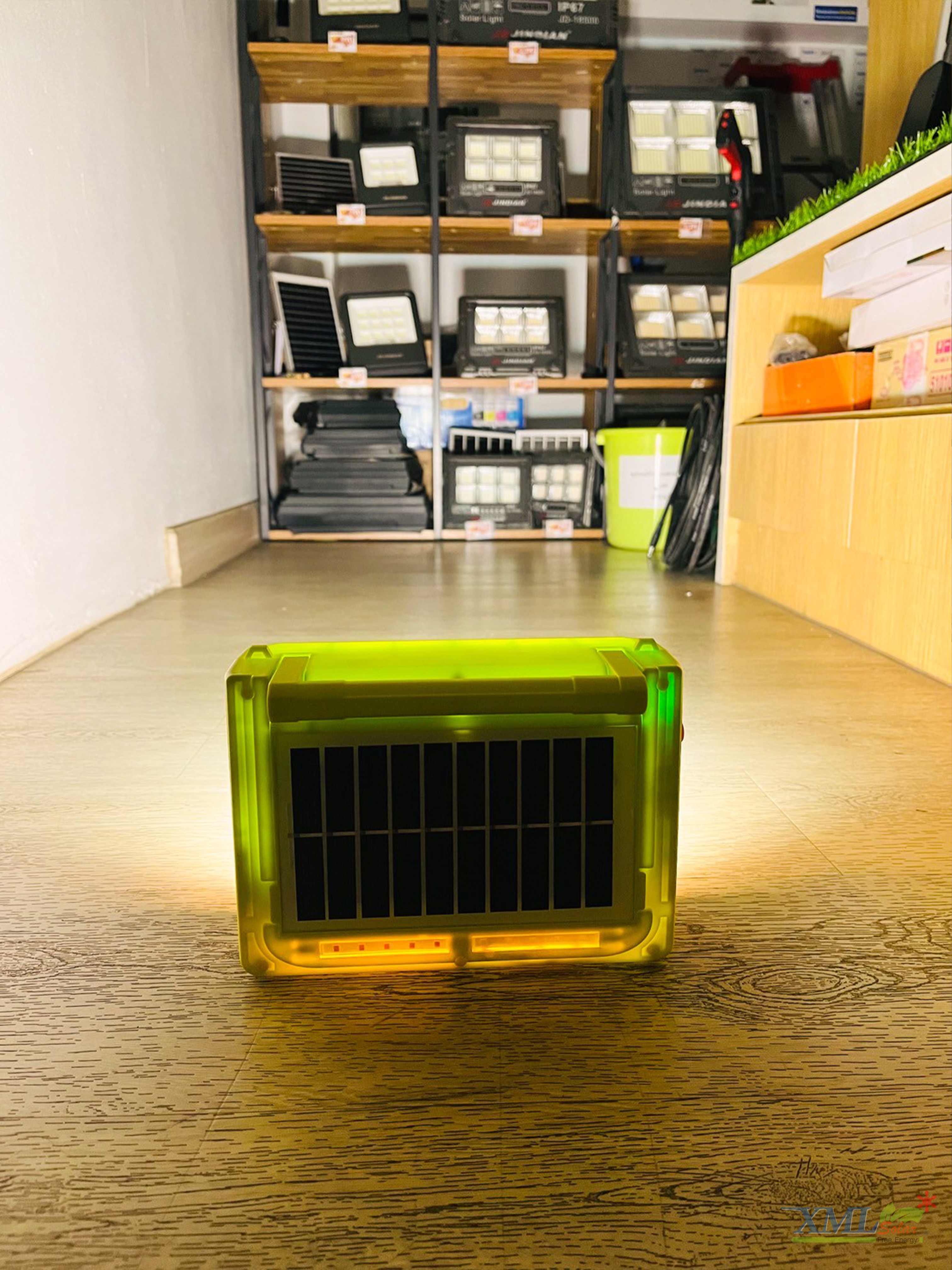 ไฟฉายอเนกประสงค์โซล่าเซลล์ รุ่น LSXML-235