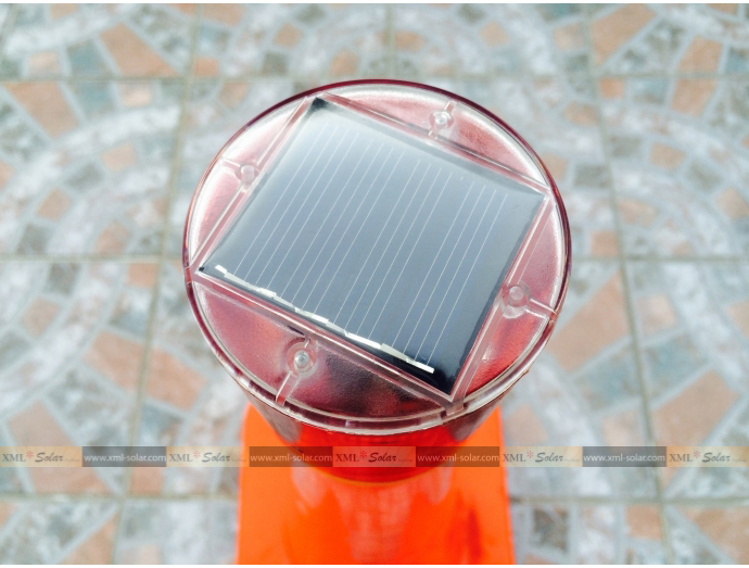 ไฟเตือนกรวยจราจร ฉุกเฉิน พลังงานเเสงอาทิตย์ (เเสง : สีเเดง)