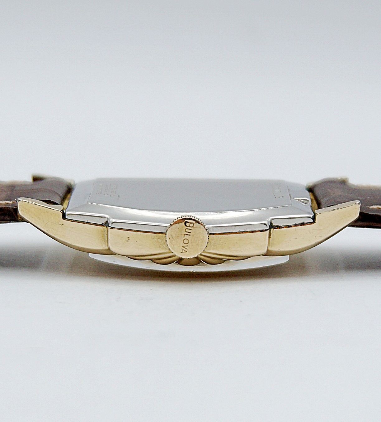 นาฬิกาเก่า BULOVA ไขลานสองเข็มครึ่ง