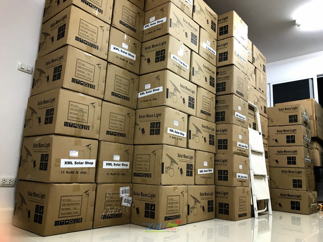 โคมไฟโซล่าเซลล์อัจฉริยะ ทรงโคมกลม รุ่น 25 Watt Monocrystalline (เเสง : ขาว)