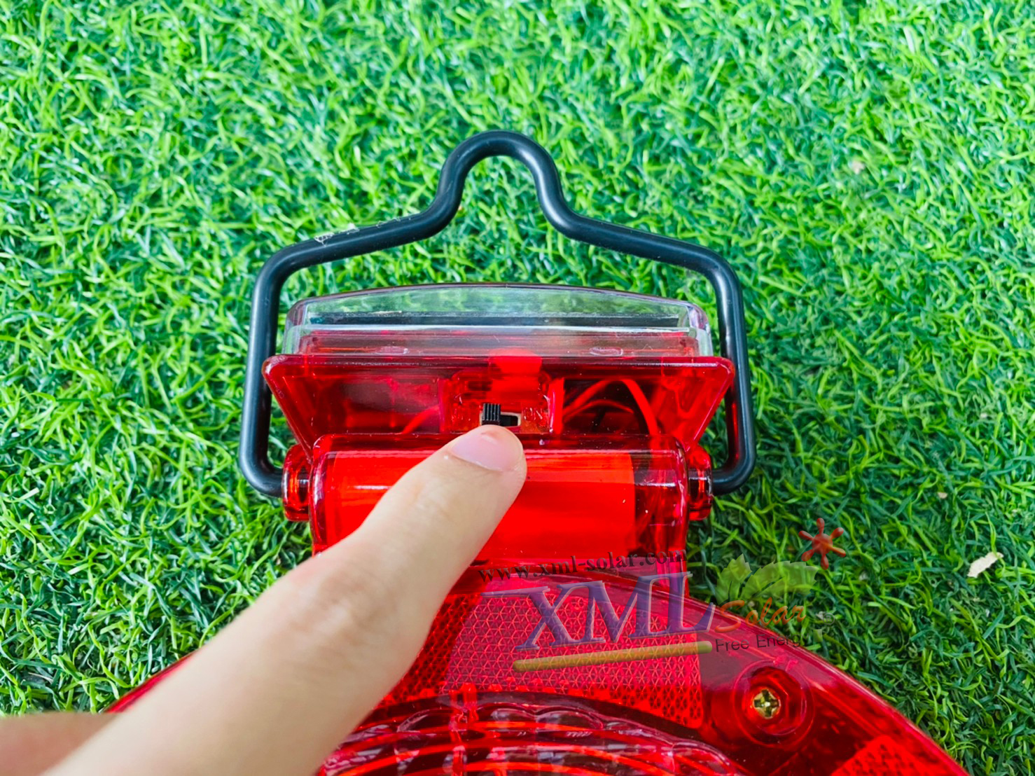 ไฟเตือนกรวย ทรงกลมใหญ่ พลังงานเเสงอาทิตย์ (เเสง : สีเเดง)