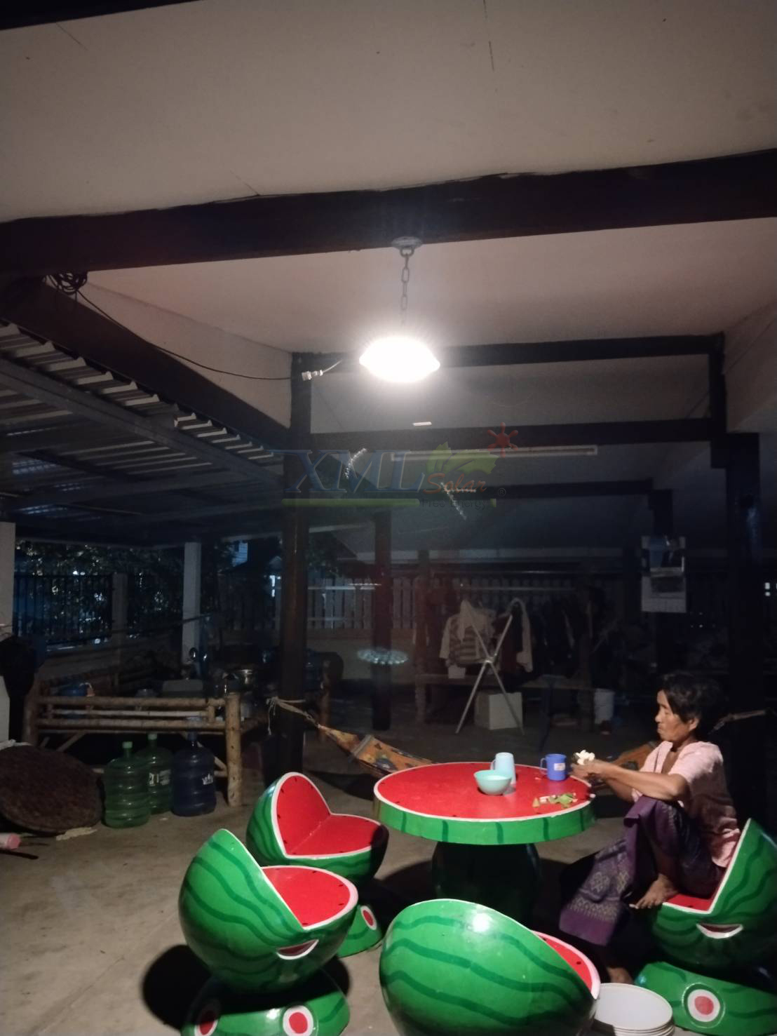 โคมไฟโซล่าเซลล์ ทรง Highbay รุ่น100W/200W/300W/400W. แบรนด์ Modi * XML-Solar (เปิดได้ 3 แสง)