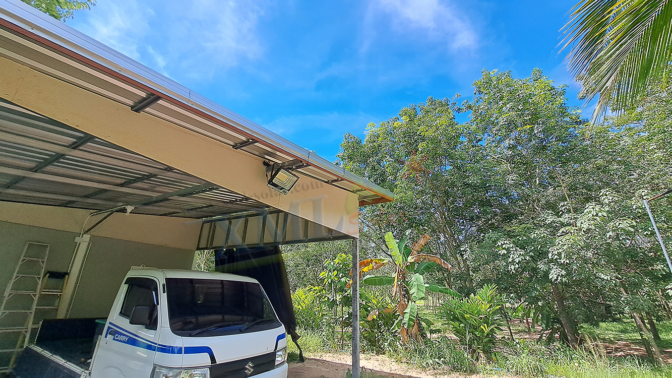 ไฟสปอตไลท์โซล่าเซลล์ 200 Watt กล่องสีน้ำตาล (เปิดได้ 3 แสง)