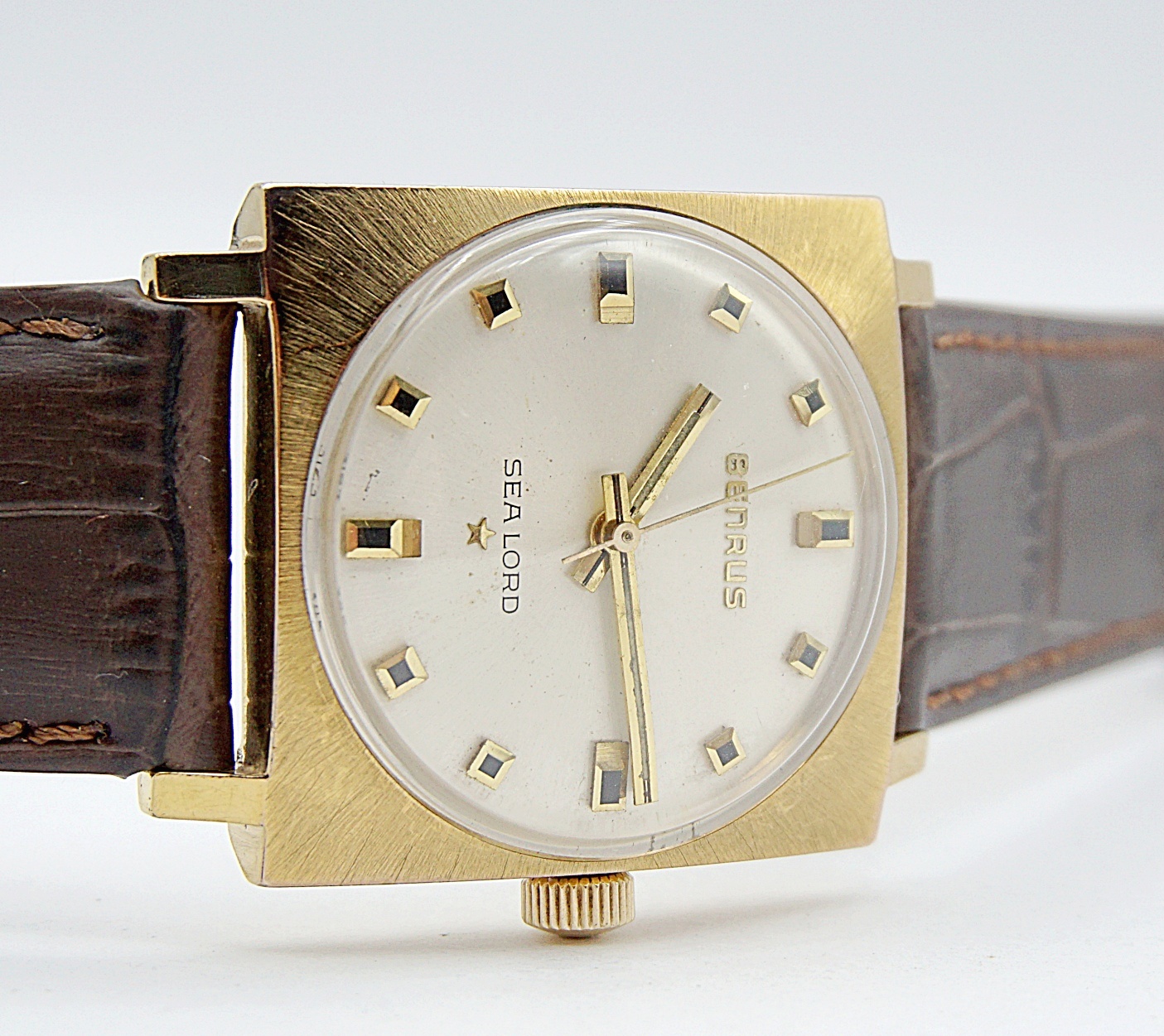 นาฬิกาเก่า BENRUS ไขลาน