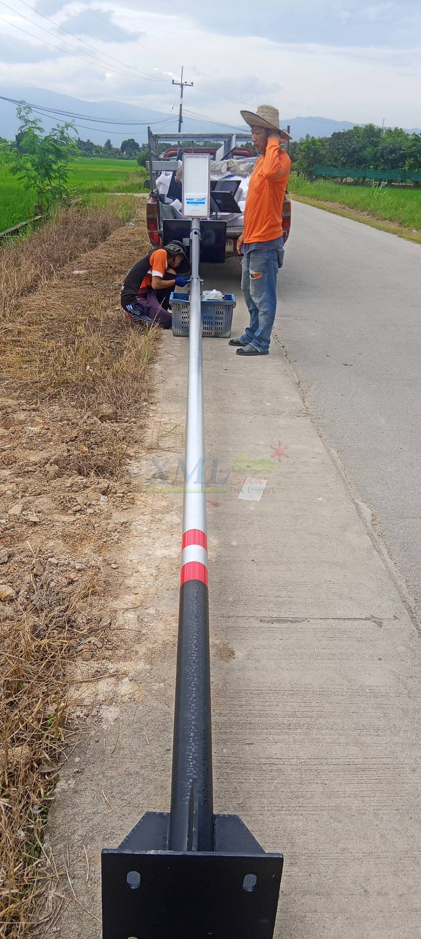 โคมไฟถนนโซล่าเซลล์ 600W รุ่น MD-SLT30-600W (แสง : ขาว)