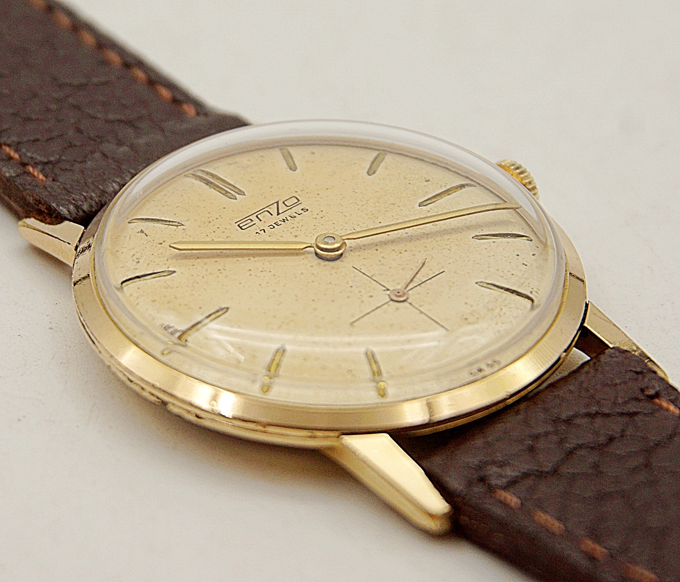 นาฬิกาเก่า ENZO ไขลานสองเข็มครึ่ง