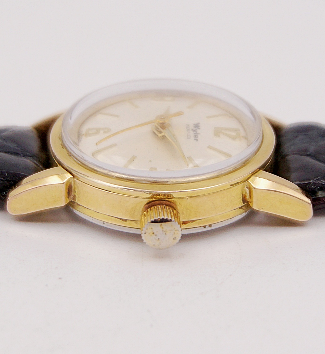 นาฬิกาเก่า WYLER ไขลาน (นาฬิกาผู้หญิง)