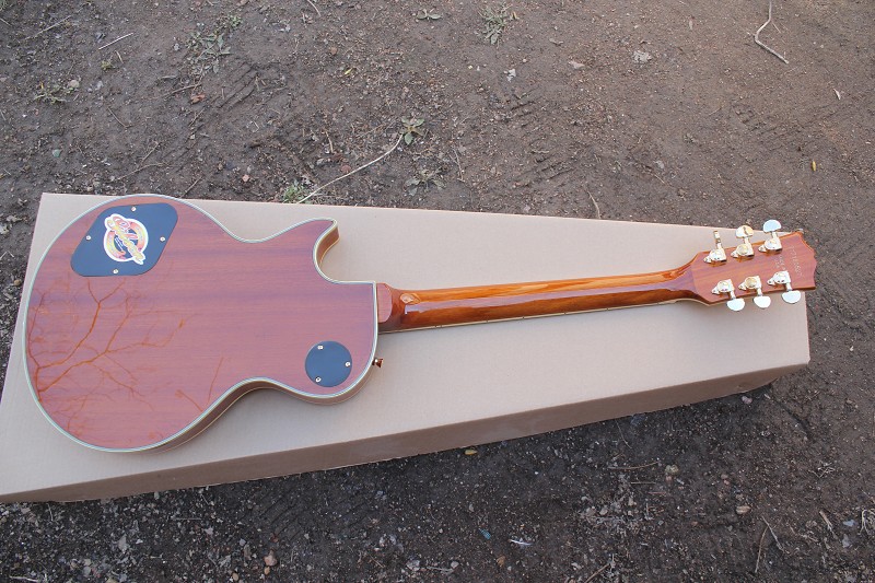 GibsonStyle Les Paul Custom EMG