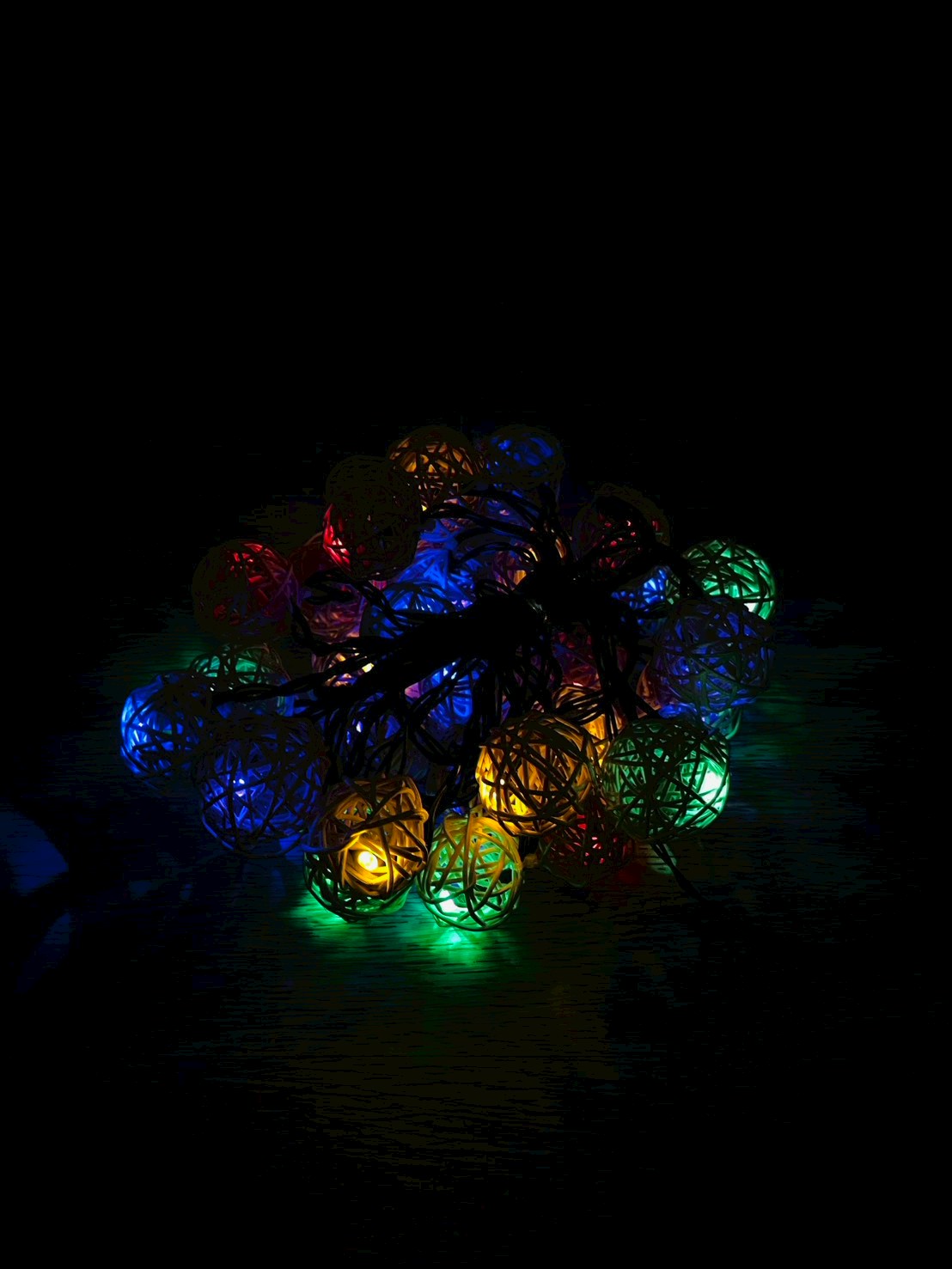 ไฟกระพริบโซล่าเซลล์ ทรงบอล รุ่น MD-SSL-6M-30B (แสง : หลากสี)