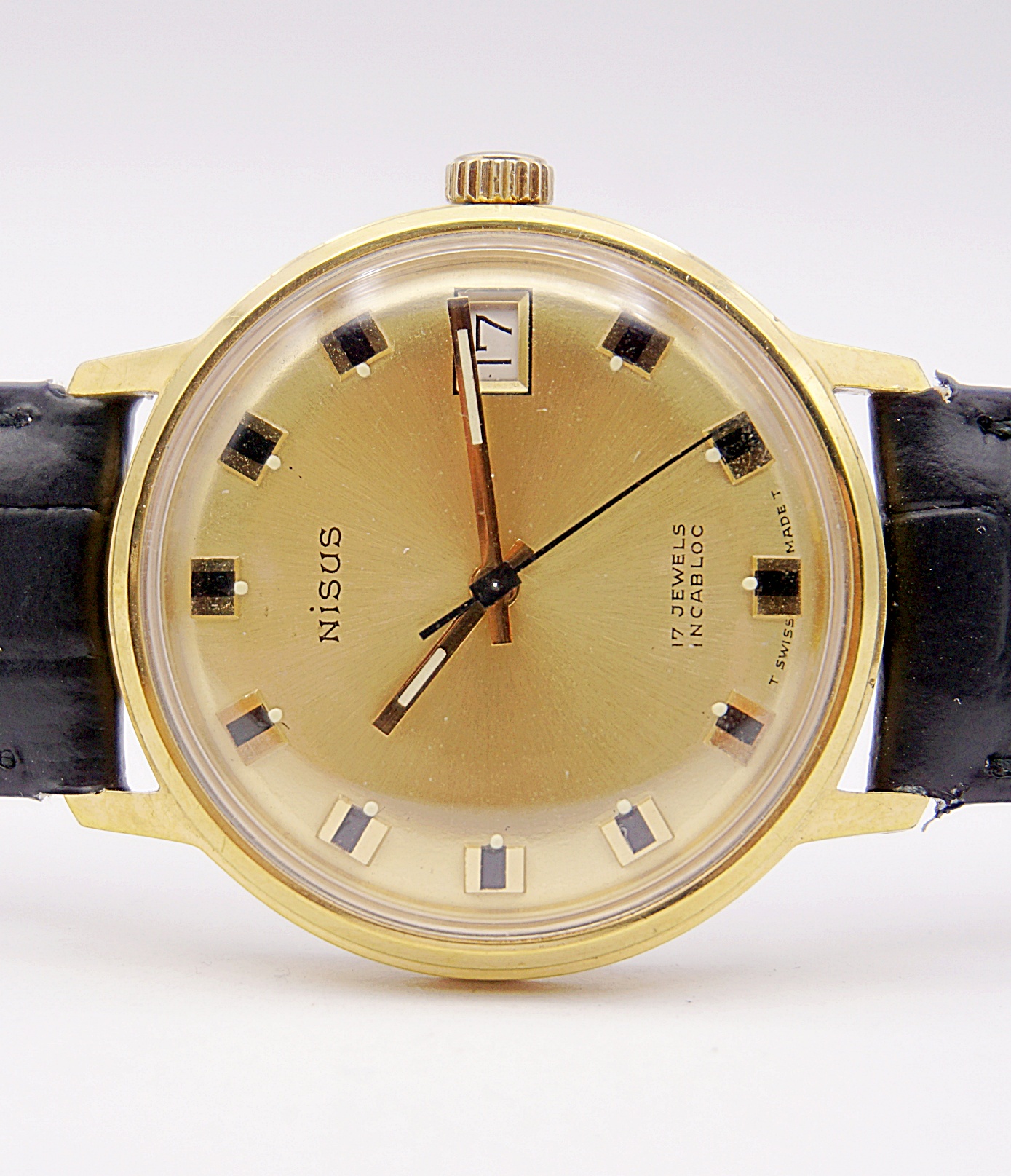 นาฬิกาเก่า NISUS ไขลาน