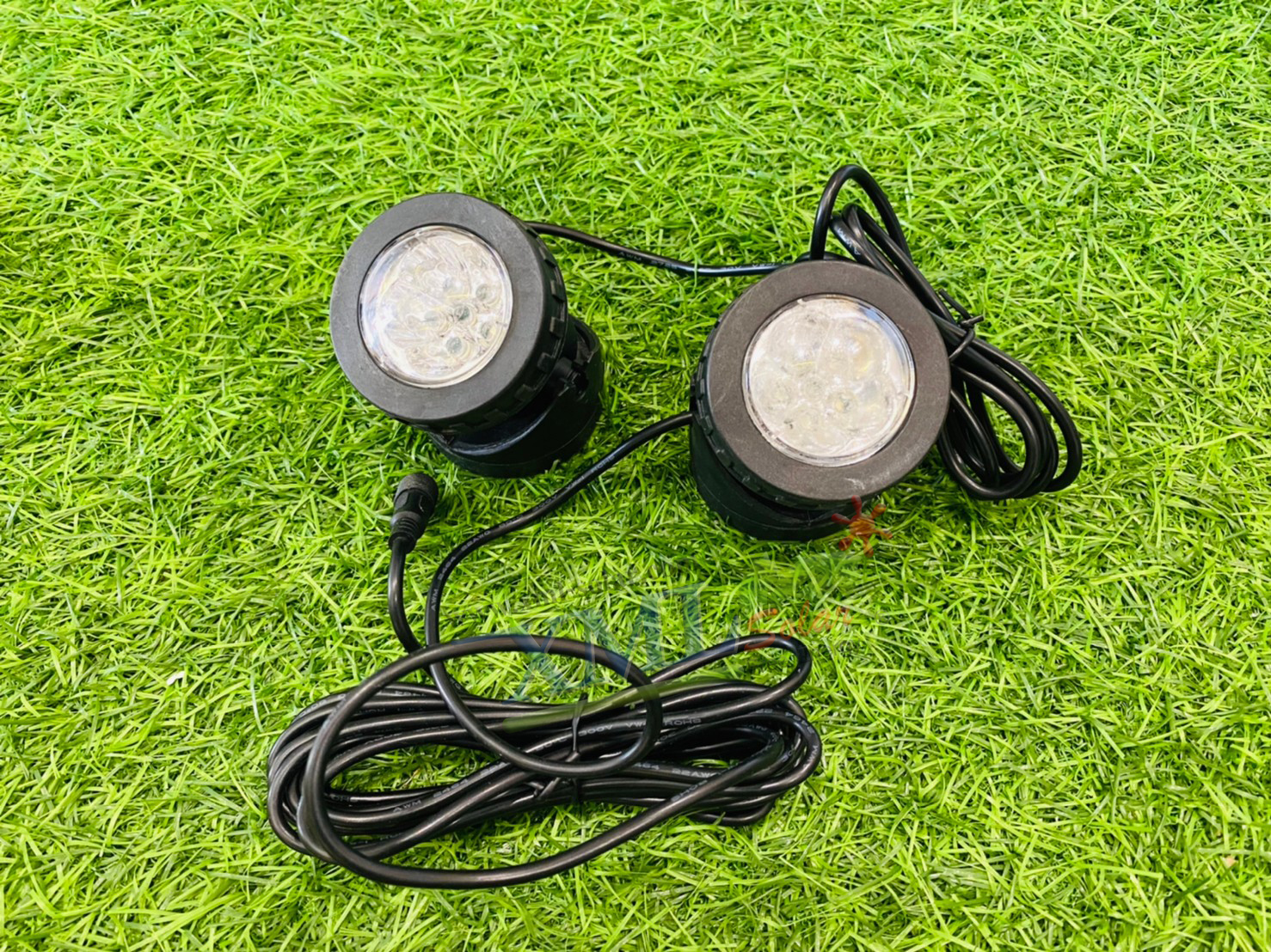 ไฟโซล่าเซลล์ส่องใต้น้ำ 6 LED รุ่น 2 หัว