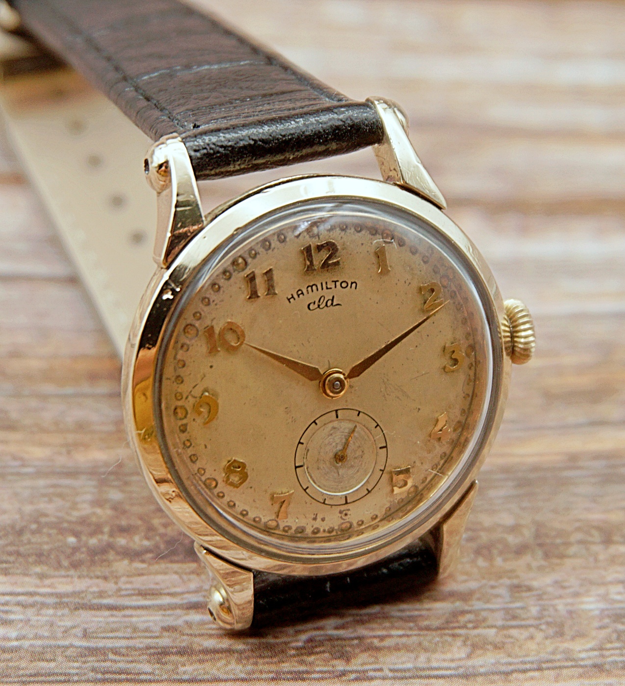 นาฬิกาเก่า HAMILTON ไขลานสองเข็มครึ่ง