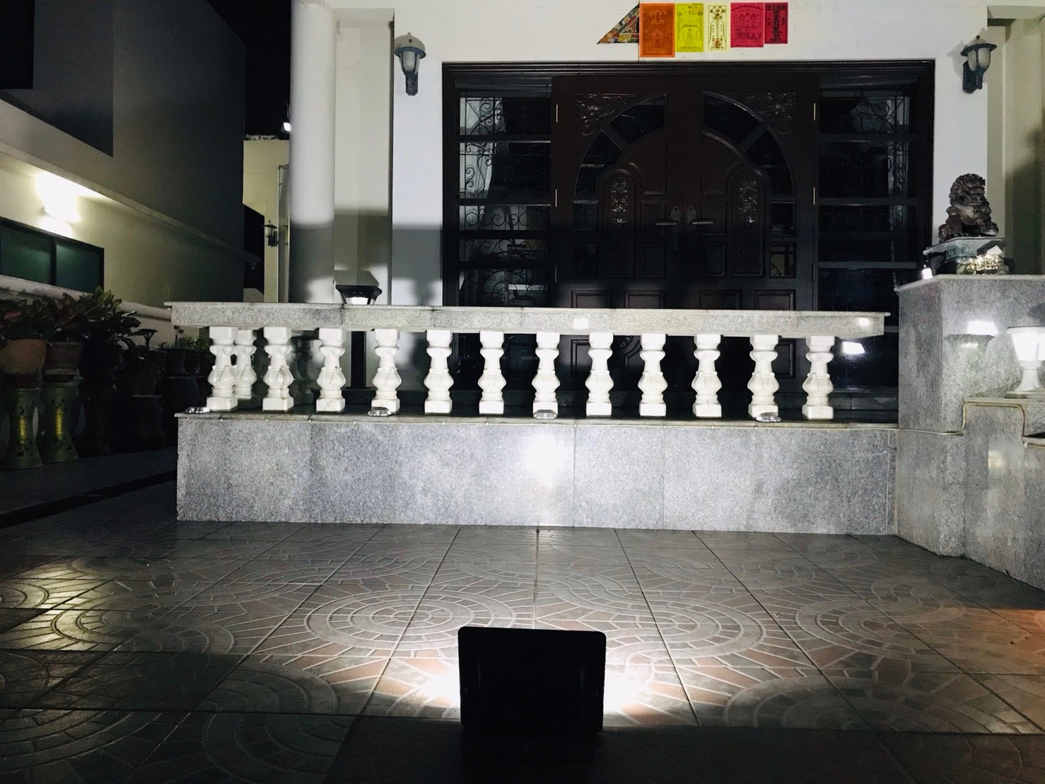 สปอร์ตไลท์โซล่าเซลล์ 60 W. รุ่นใหม่ JD8860L (แสง : ขาว)