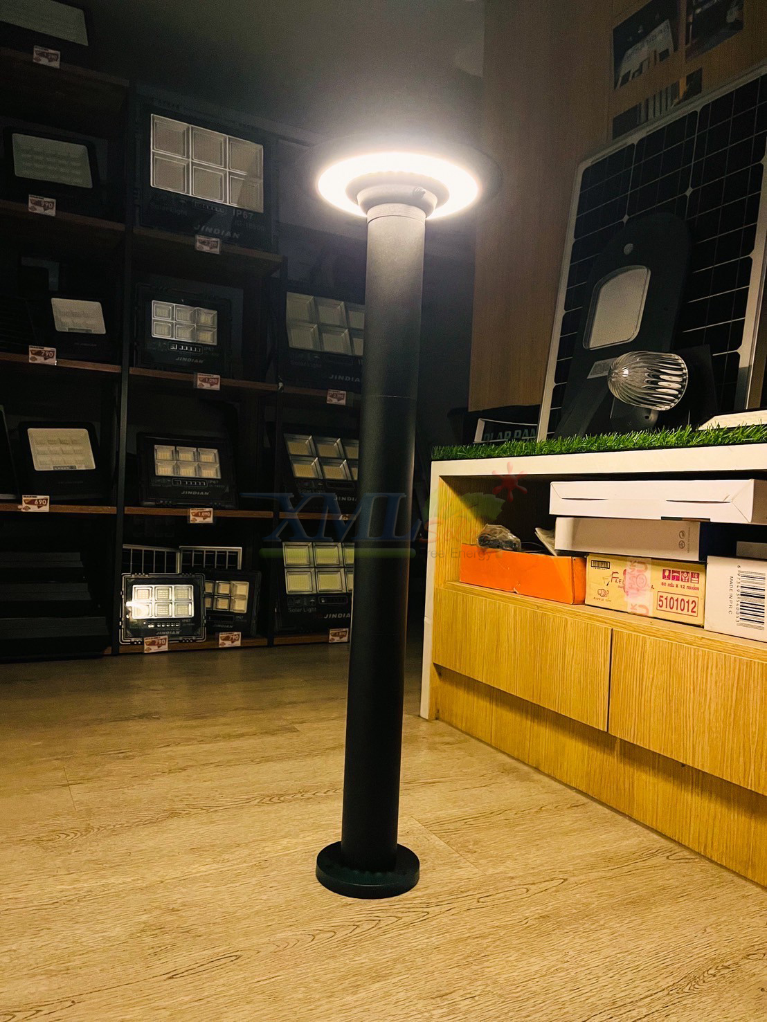 โคมไฟปักสนามโซล่าเซลล์ รุ่น TC-231 (เปิดได้ 2 แสง)