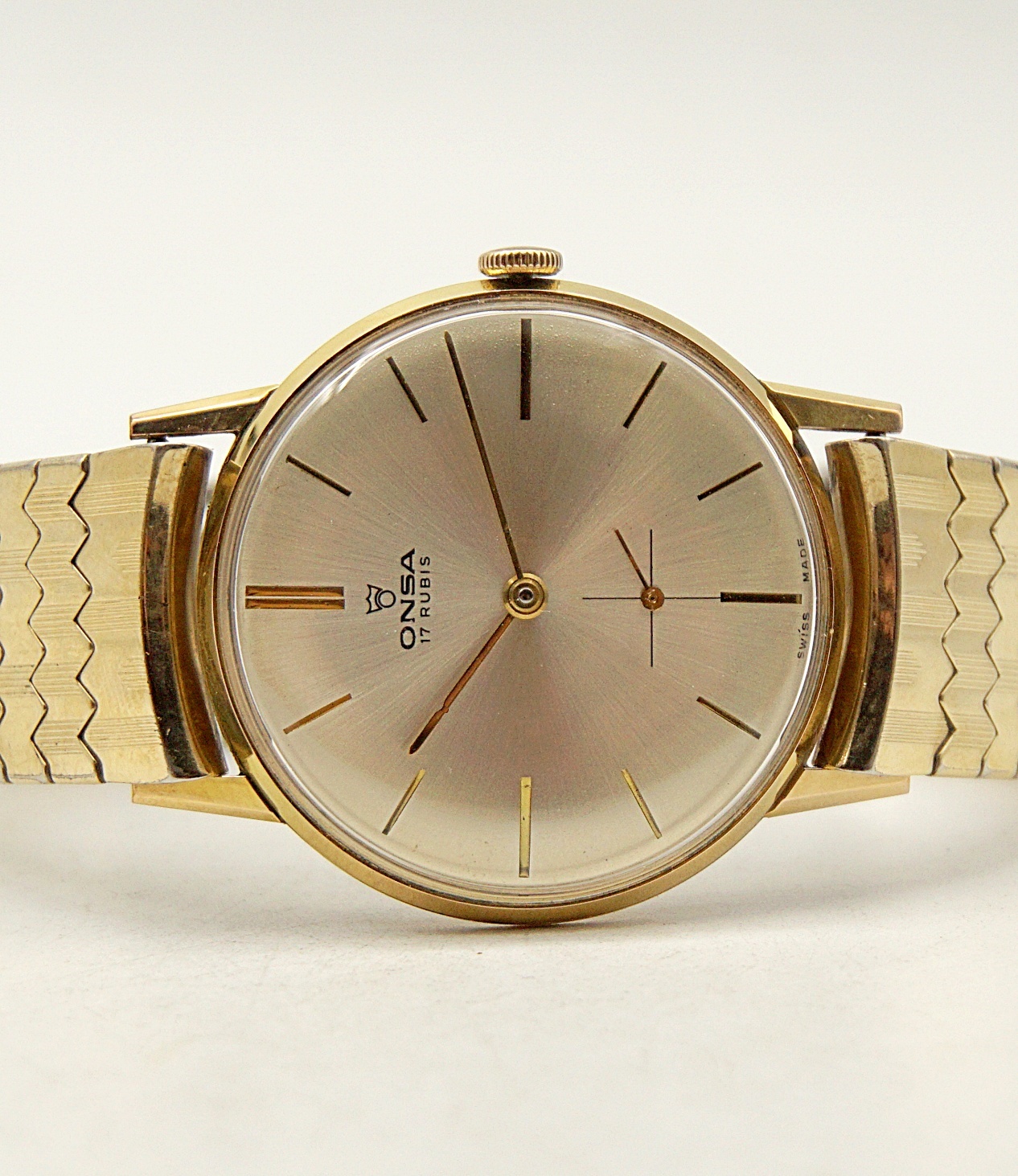 นาฬิกาเก่า ONSA ไขลานสองเข็มครึ่ง