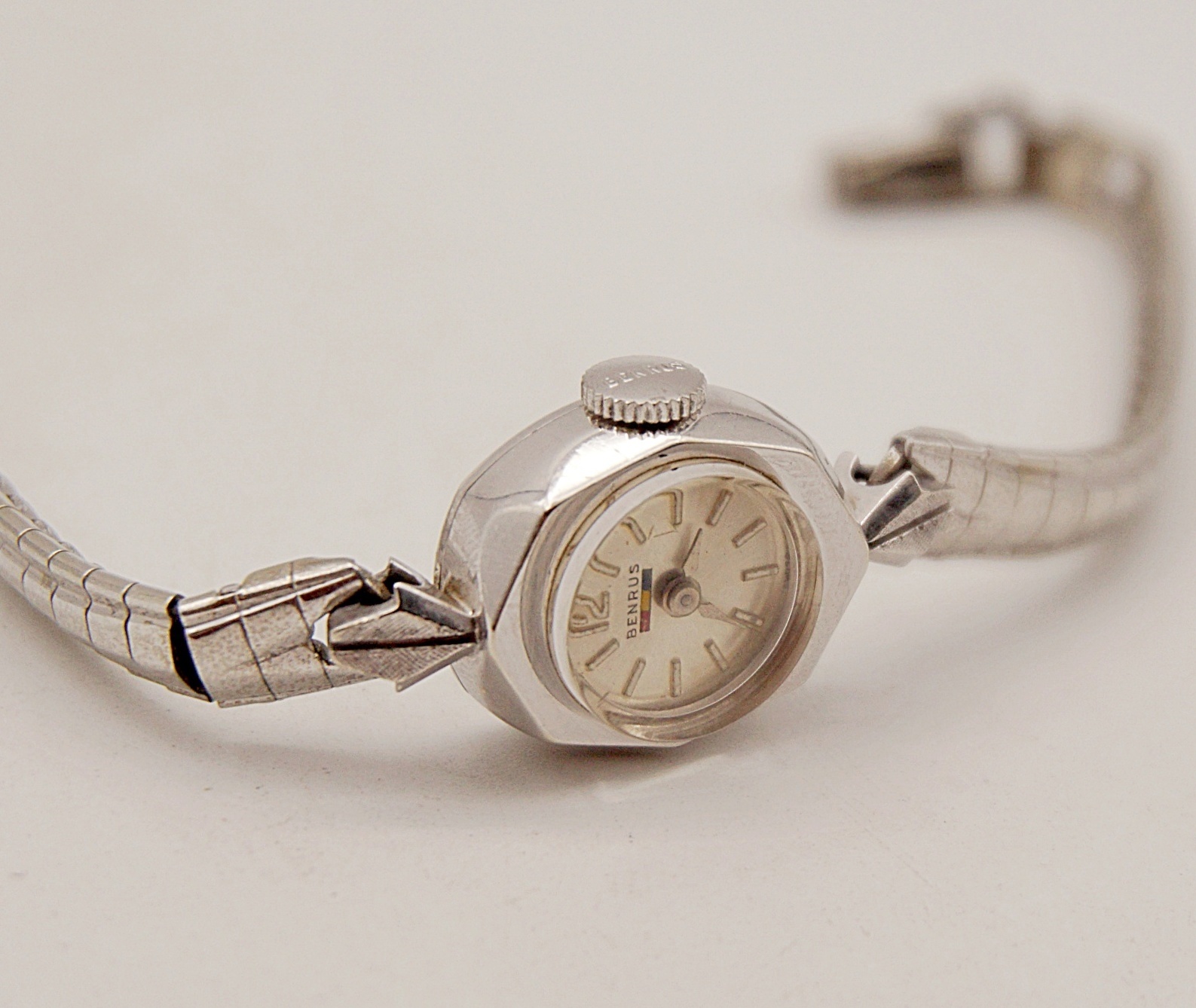 นาฬิกาเก่า BENRUS ไขลาน (นาฬิกาผู้หญิง)