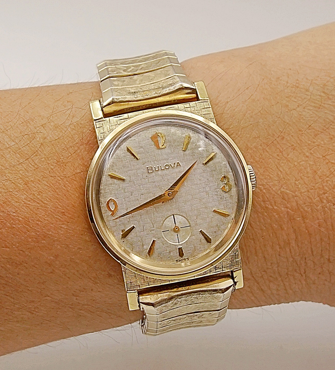 นาฬิกาเก่า BULOVA ไขลานสองเข็มครึ่ง