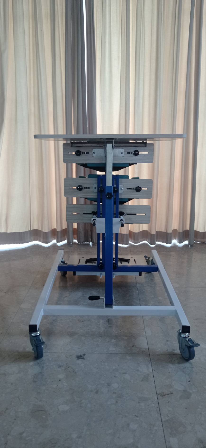 ที่ฝึกยืนสำหรับเด็ก standing prone