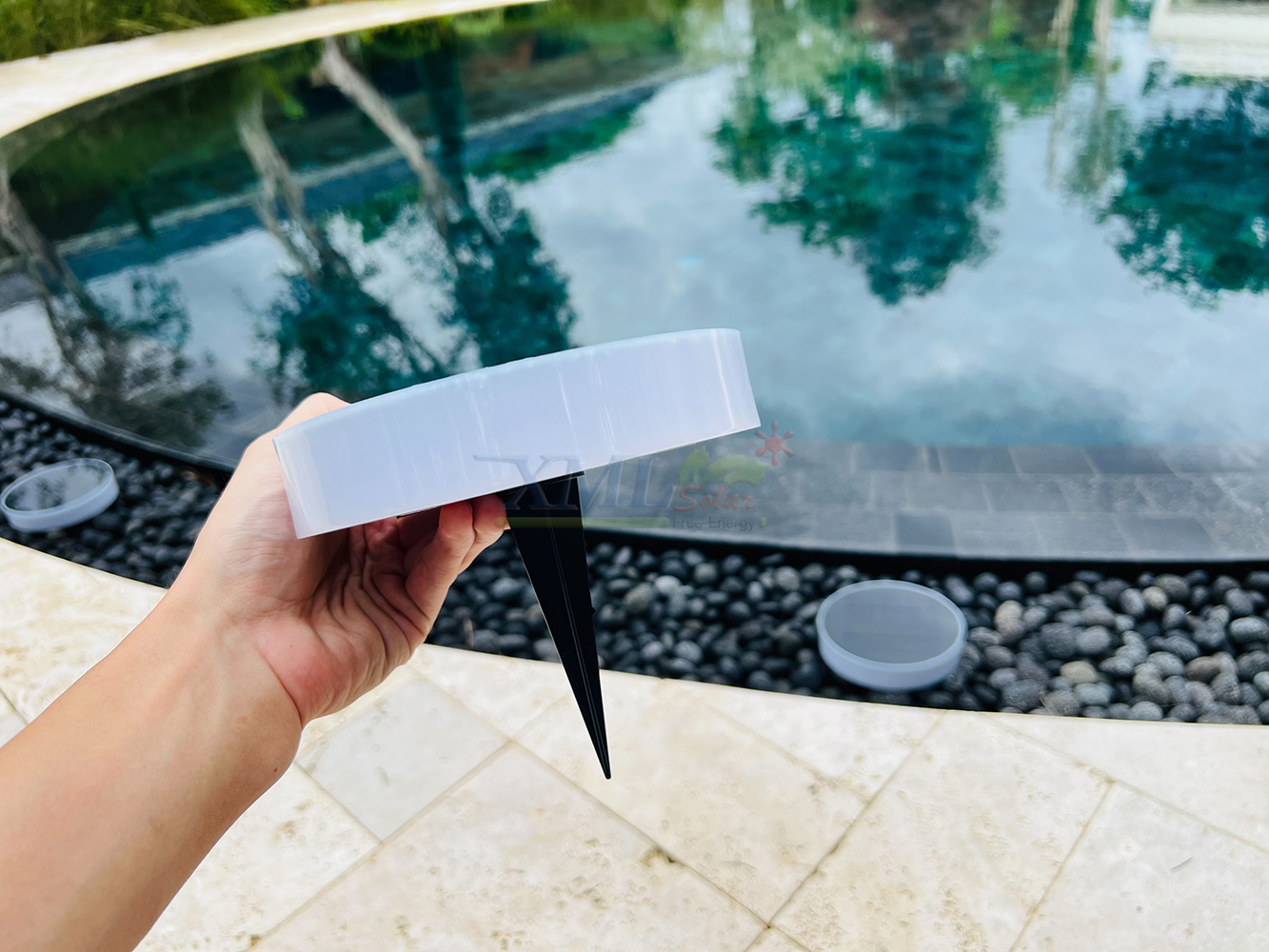 โคมไฟฝังพื้นโซล่าเซลล์ ทรงกลม รุ่น DPD-0544 (แสงขาว + เหลืองวอมไวท์)