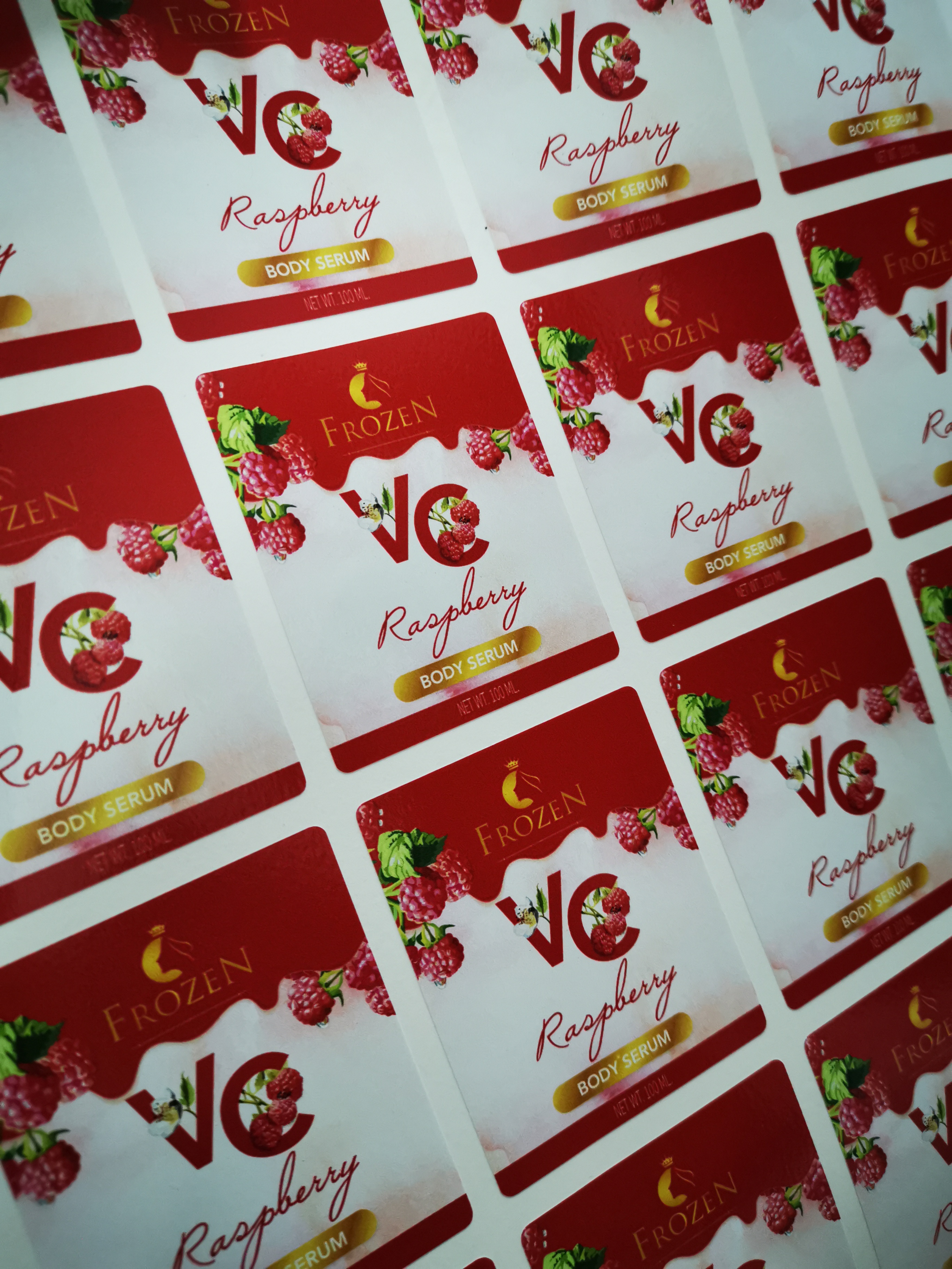 สติ๊กเกอร์พีวีซีขาวเงา