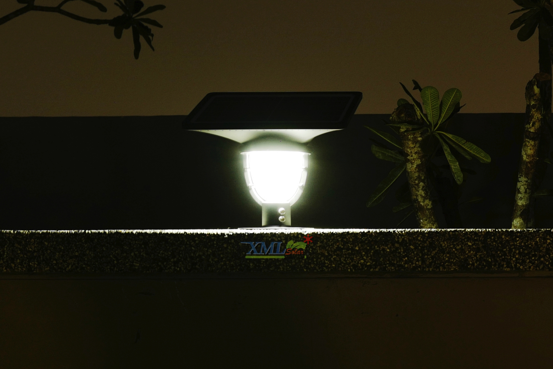 โคมไฟหัวเสาโซล่าเซลล์ รุ่น solar bee (550 lm.) (แสง: ขาว)