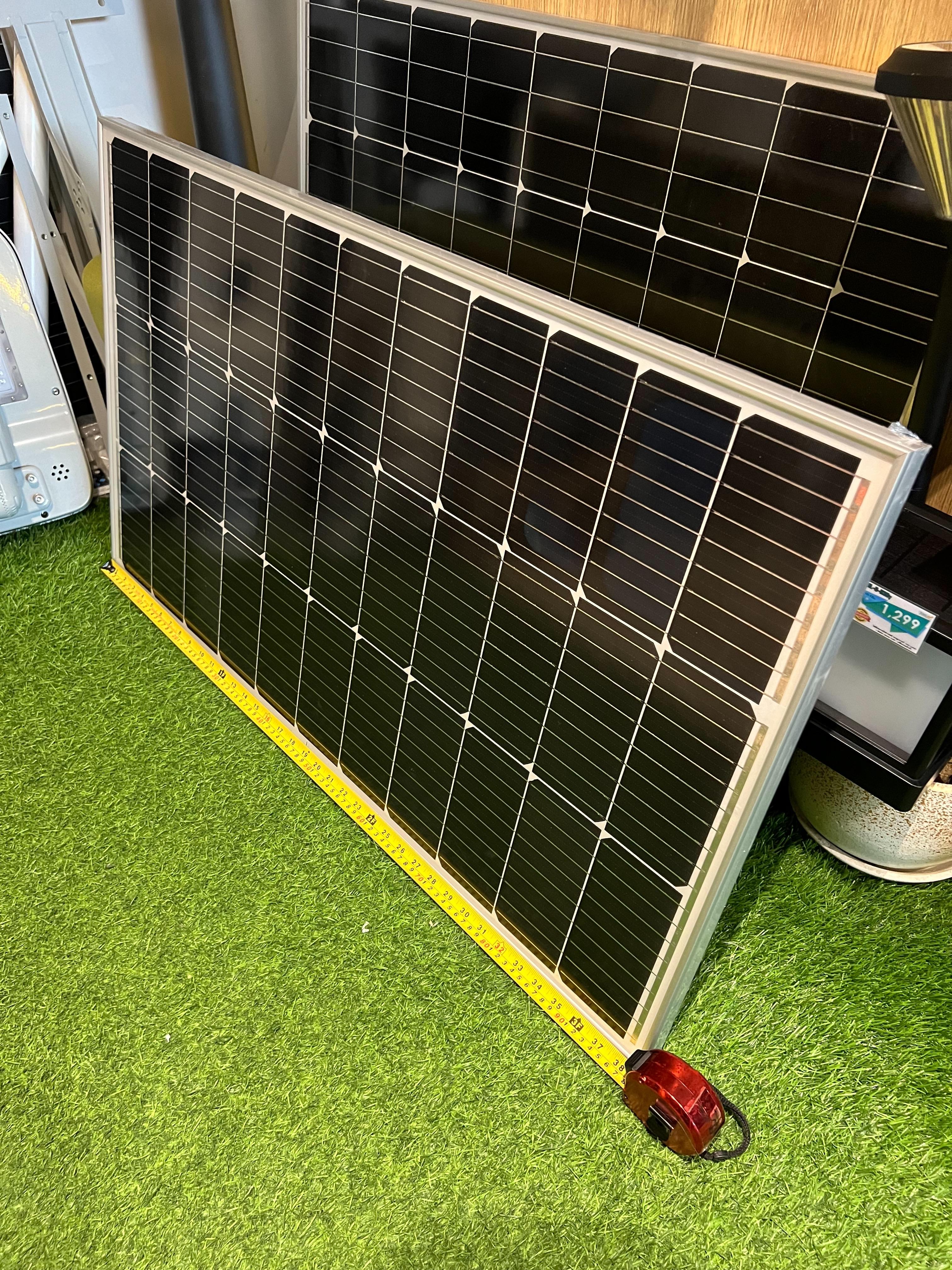 โคมไฟถนนโซล่าเซลล์อัจฉริยะ (รุ่น 9,000Lumens + แผง 100 W) (แสง : ขาว)