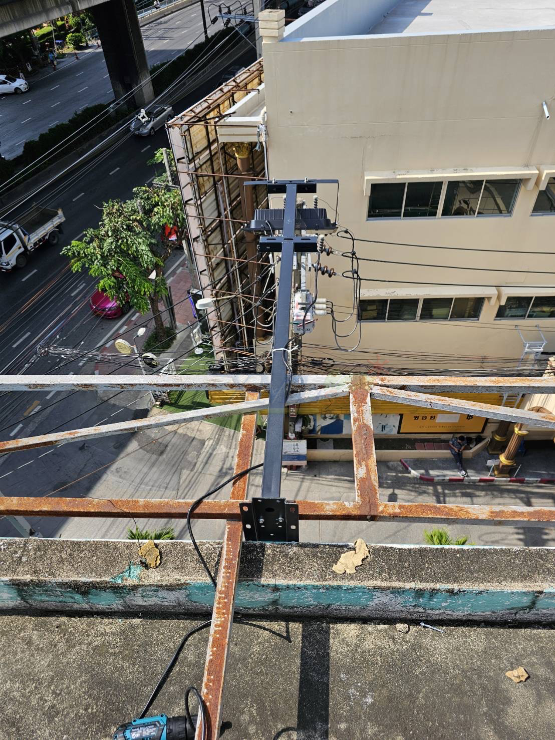 ขายึดส่องป้าย ไซต์ใหญ่ 150 ซม. สำหรับสปอร์ตไลท์ รุ่น PT06-Q