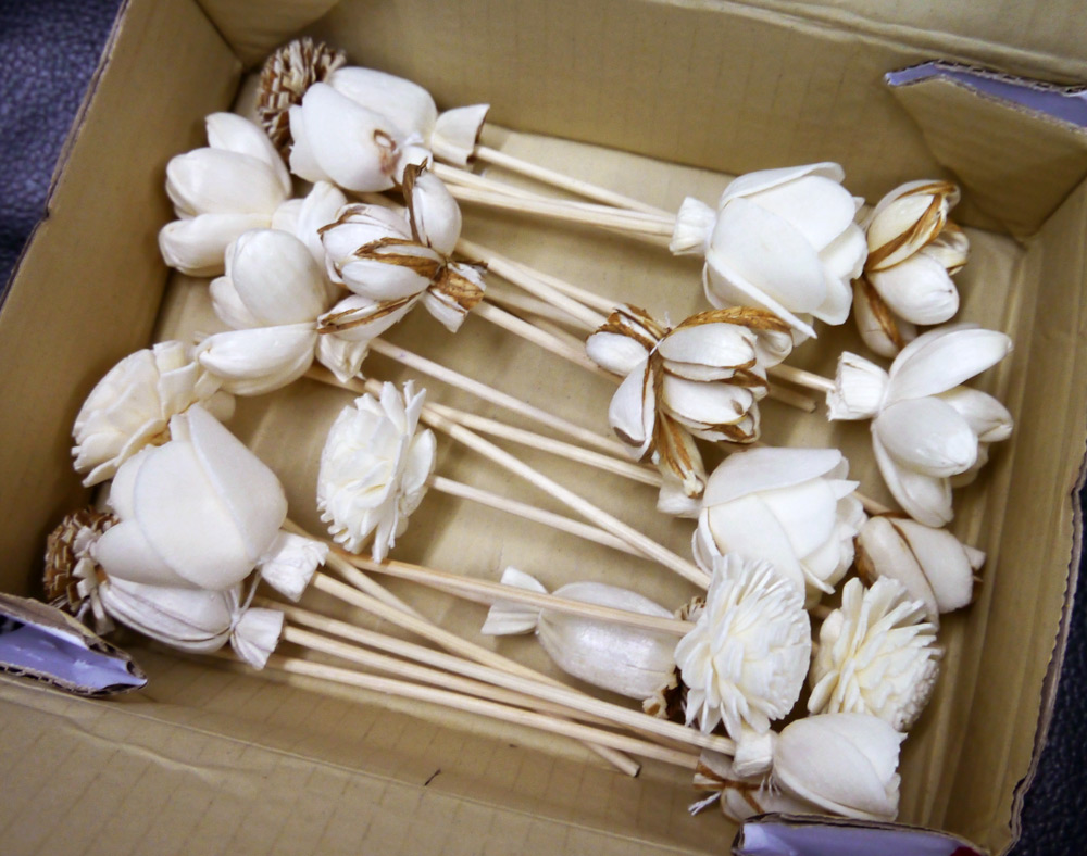 ดอกไม้ดูดน้ำหอมปักก้านหวาย 5" 20 ดอก คละแบบ โลตัส กุหลาบ มะลิ ดอกฝิ่น