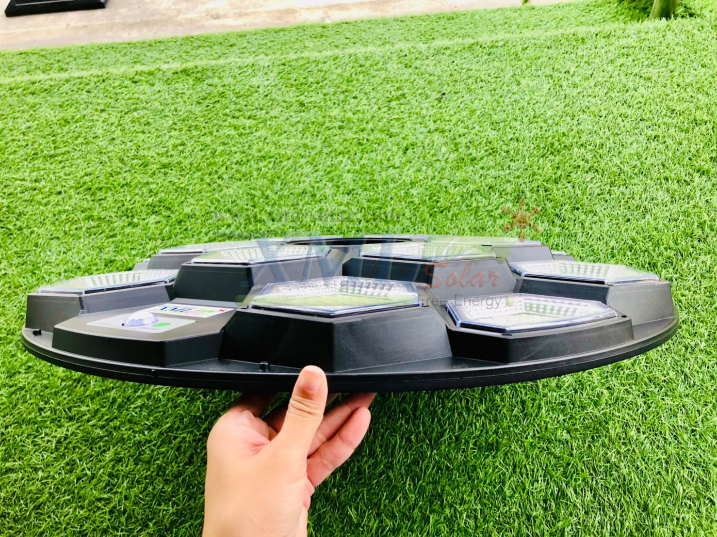 โคมไฟโซล่าเซลล์ UFO ทรงกลม รุ่นทรงรังผึ้ง (เปิดได้ 3 แสง)