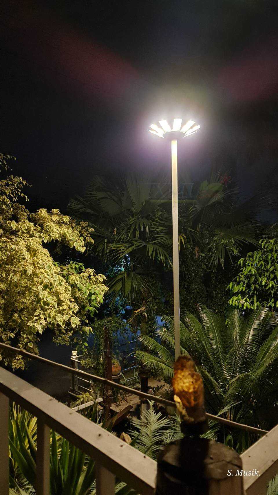 โคมไฟโซล่าเซลล์ UFO ทรงกลม (ขนาดใหญ่สุด 75 ซม.) (เปิดได้ 3 แสง) รุ่น MD-SLT38-500W