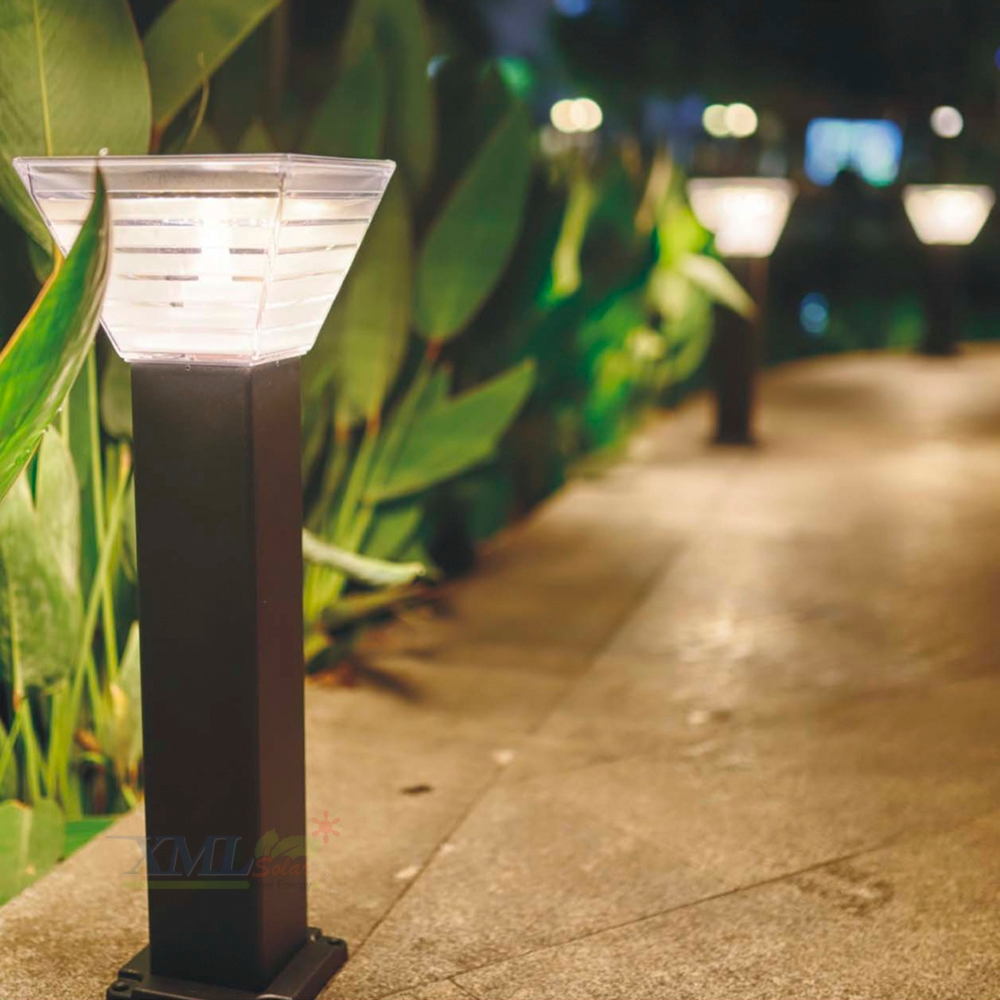 ไฟตั้งพื้นโซล่าเซลล์ ทรง พีระมิด สีดำ โคมใส (60 cm) (แสง : ขาว + เหลืองวอมไวท์)