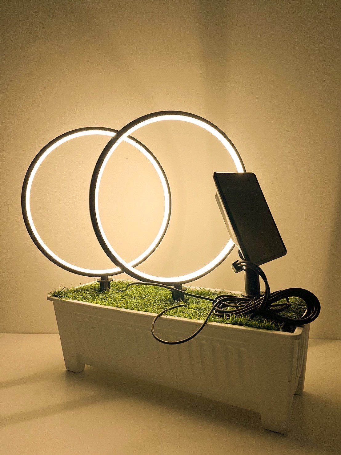 ไฟปักสนามโซล่าเซลล์ ทรงกลม รุ่น DC-0587N (เเสง : เหลืองวอมไวท์)