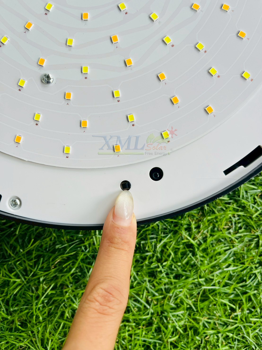 โคมไฟหัวเสาโซล่าเซลล์ รุ่น JD-X29 (เปิดได้ 3 แสง)