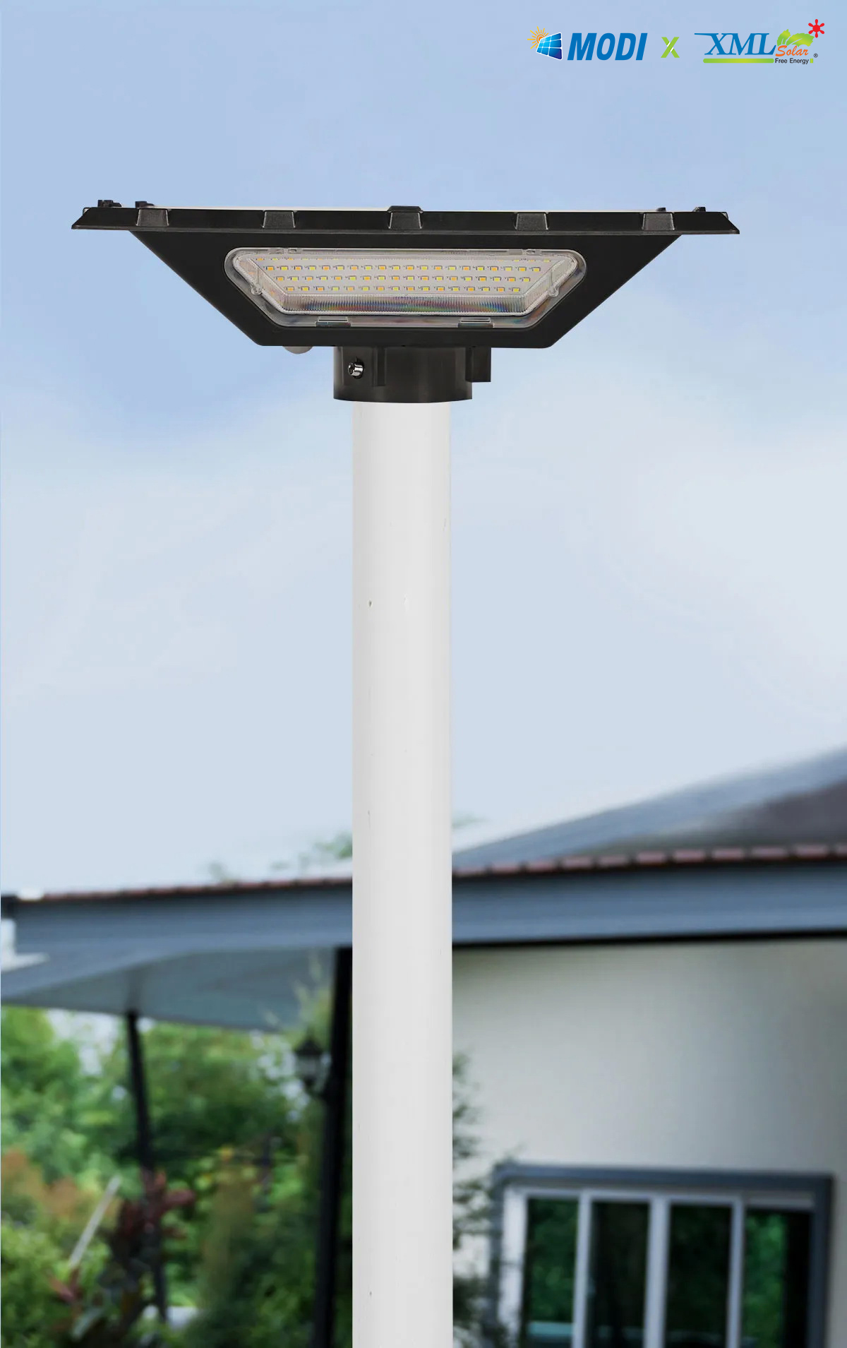 โคมไฟถนนโซล่าเซลล์ (UFO) ทรงสี่เหลี่ยม รุ่น MD-SLT28-200W