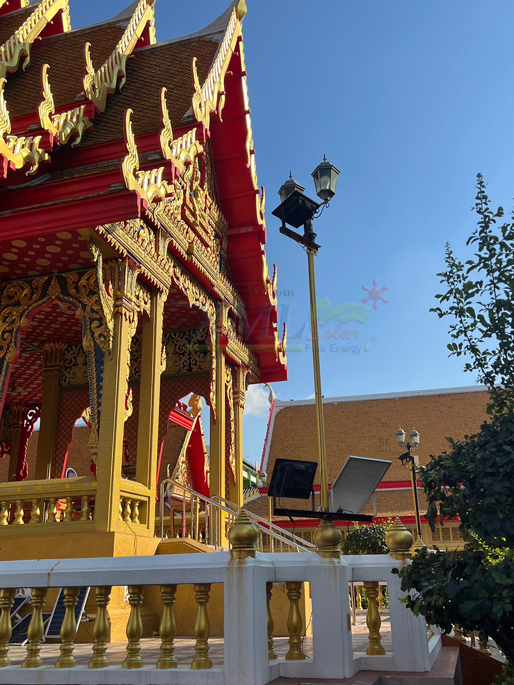 สปอร์ตไลท์โซล่าเซลล์ 200 W. รุ่นใหม่ JD8200L (แสง : เหลืองวอมไวท์)