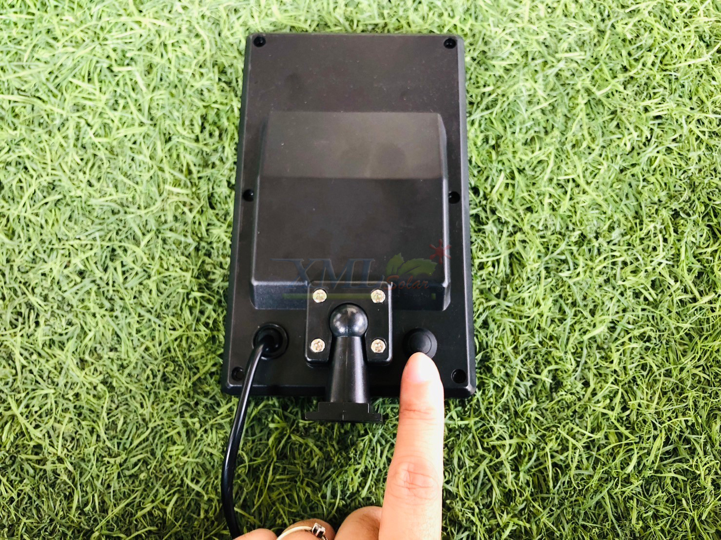 โคมไฟโซล่าเซลล์ ติดเพดาน รุ่นโคมวินเทจ 150 Lumen (แสง เหลืองวอมไวท์)