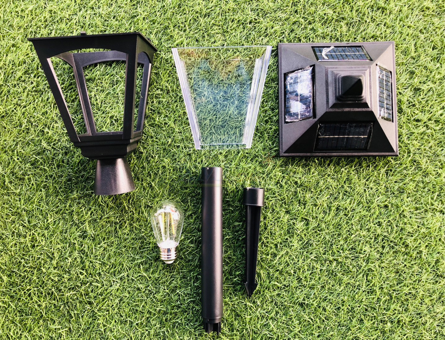 โคมไฟปักสนามโซล่าเซลล์ รุ่น MD-GFB-C (แสง : เหลืองวอมไวท์)