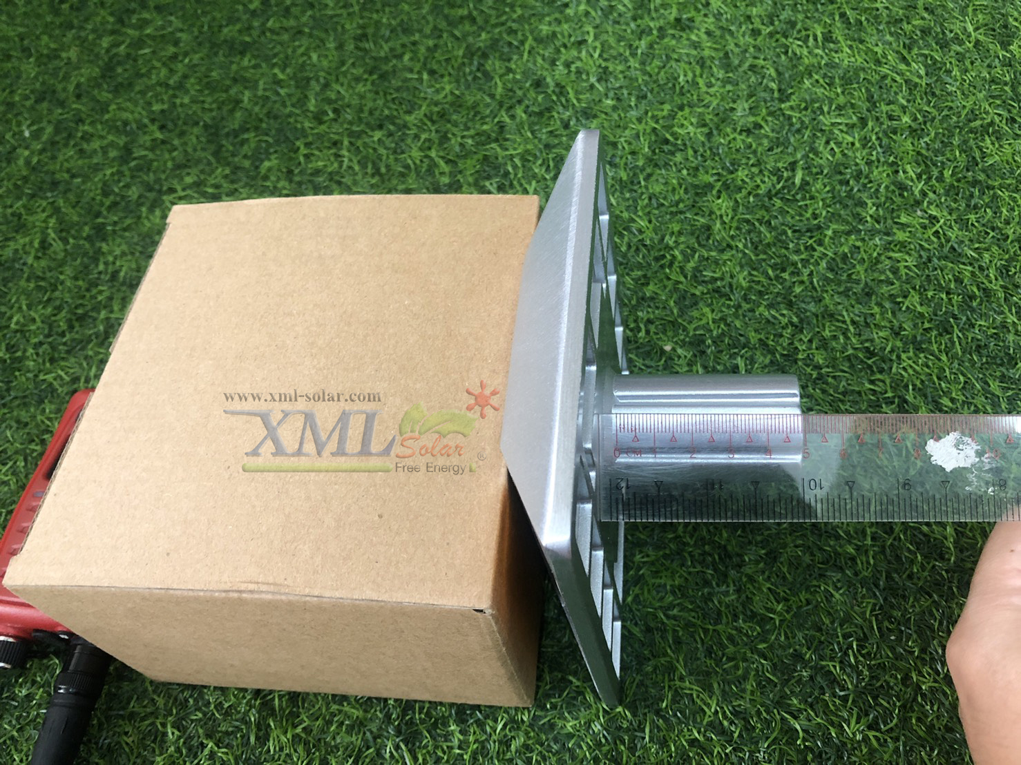 ไฟหมุดถนนโซล่าเซลล์ 6 LED Premium IP68 รุ่น มีเดือย (เเสง : เหลืองกระพริบ)