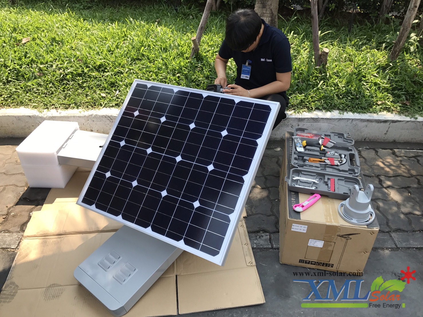 โคมไฟถนนอัจฉริยะ โซล่าเซลล์ 65 Watt Monocrystalline