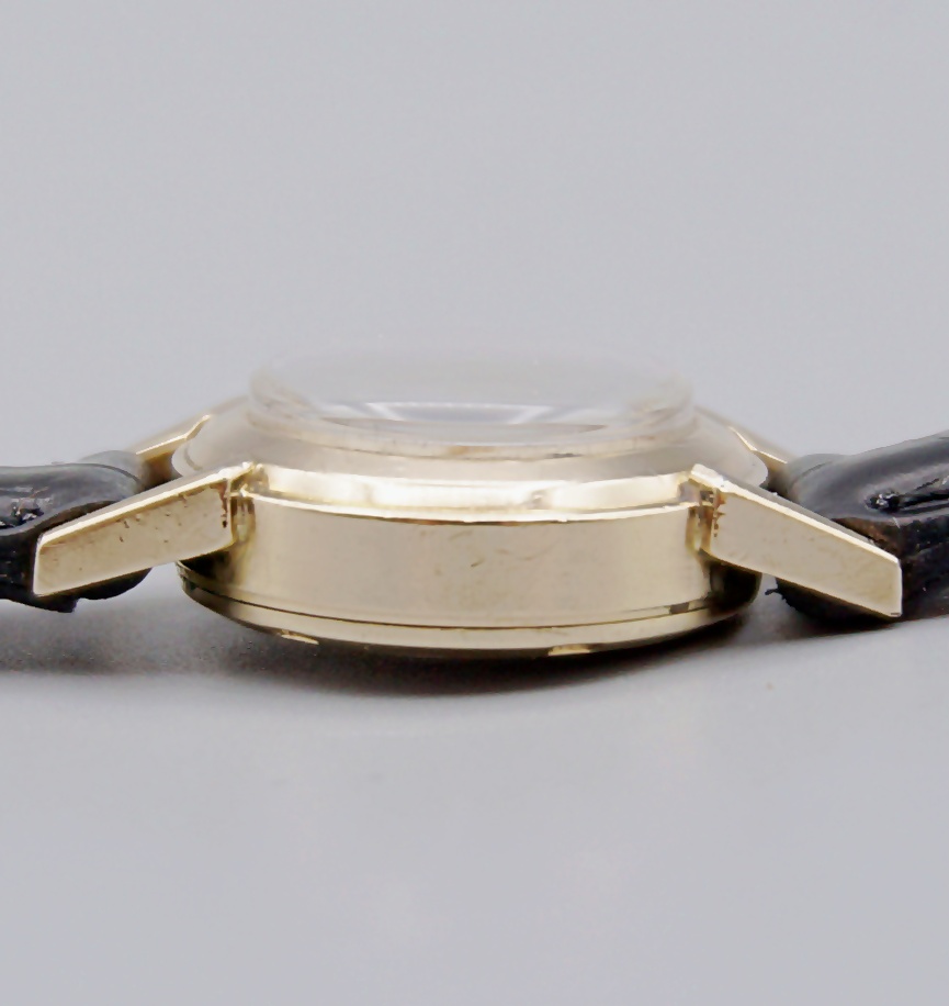 นาฬิกาเก่า BULOVA ไขลาน (นาฬิกาสุภาพสตรี)