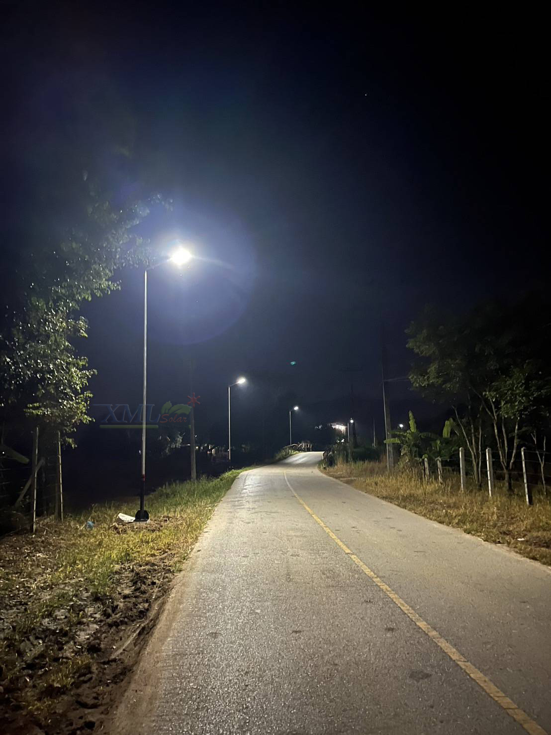 โคมไฟถนนโซล่าเซลล์ 600W รุ่น MD-SLT30-600W (แสง : ขาว)