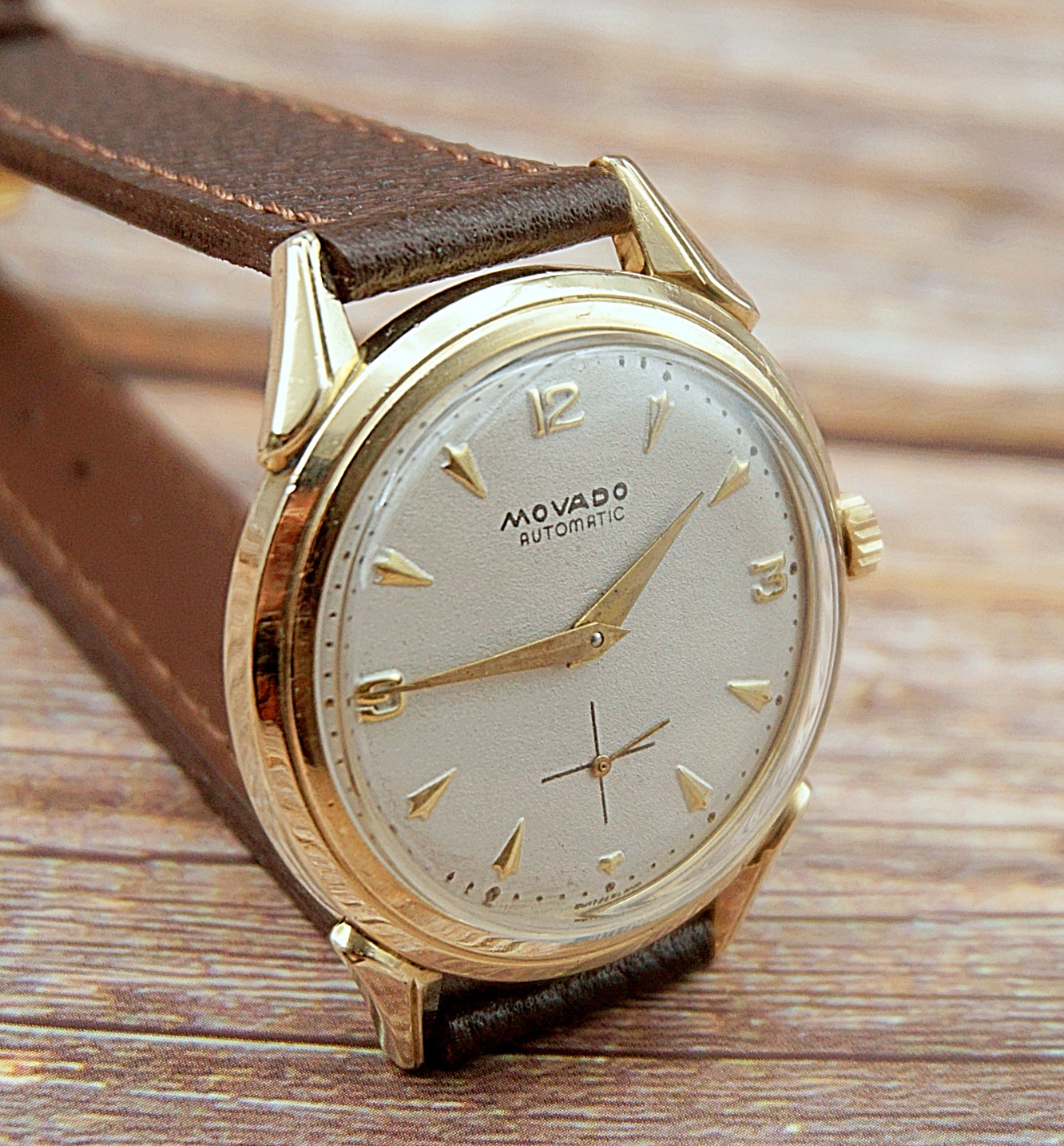 นาฬิกาเก่า MOVADO ออโตเมติกครึ่งรอบ