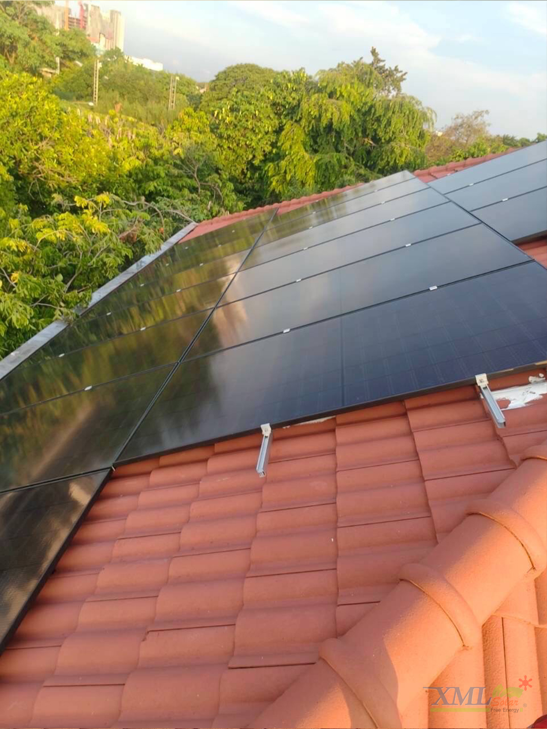 ระบบโซล่าเซลล์ติดหลังคา Energy LiB Solar Rooftop P1 All-In-One ขนาด 15kW (ON/OFF-GRID / Hybrid) 3 Phase Battery 20kW พร้อมติดตั้ง