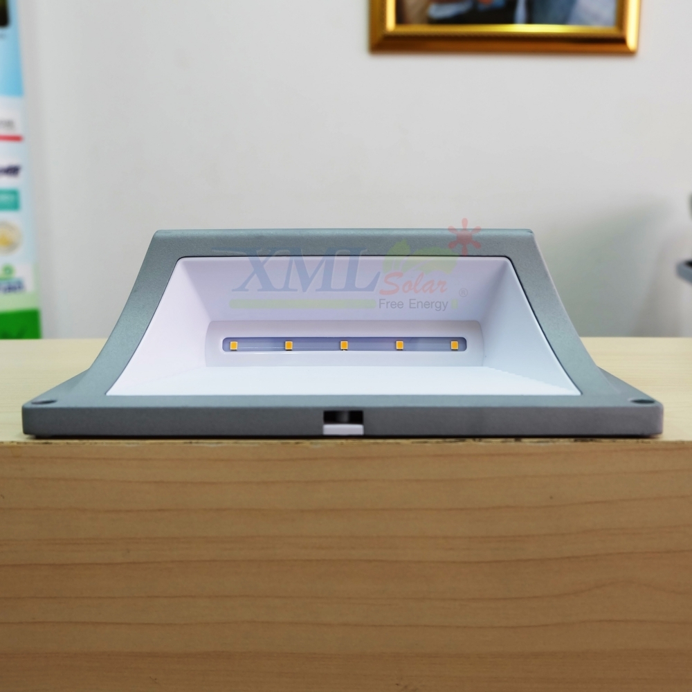 ไฟบันไดโซล่าเซลล์ ทรงสี่เหลี่ยม 5 SMD LED