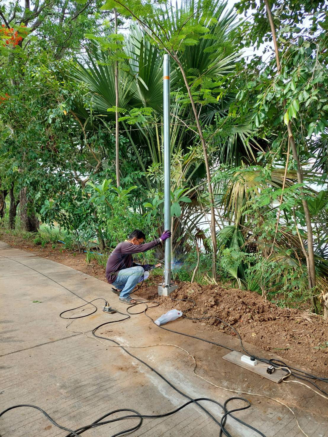 โคมไฟ UFO ทรงสี่เหลี่ยม รุ่น Modi x XML + ระบบ Motion รุ่น 300w (เปิดได้ 3 แสง)